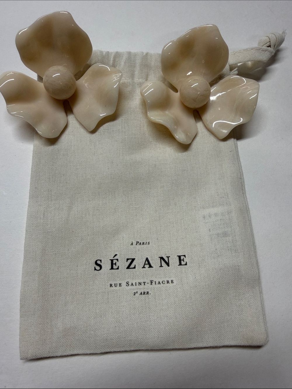 Sézane Cream Floral pierced earrings
